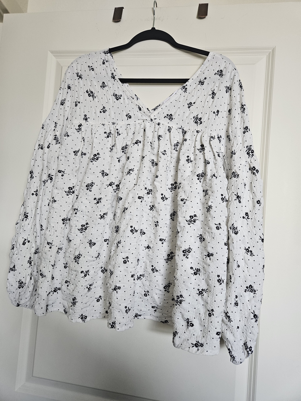 Ces Femme Floral V-Neck Long Sleeve Top